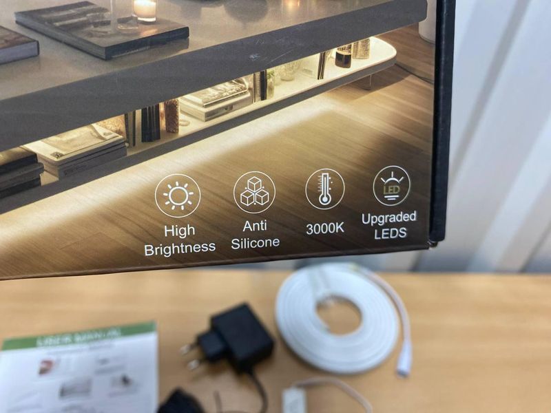Світлодіодна стрічка LED тепле біле світло 2 м a8-22 фото