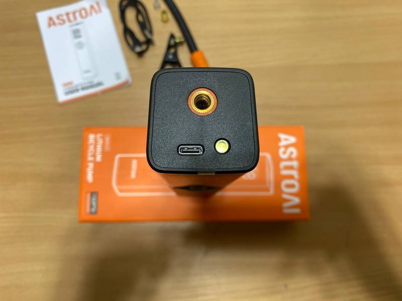 Акумуляторний компресор AstroAI L8 150PSI з LCD-дисплеєм та LED-ліхтариком a8-29 фото