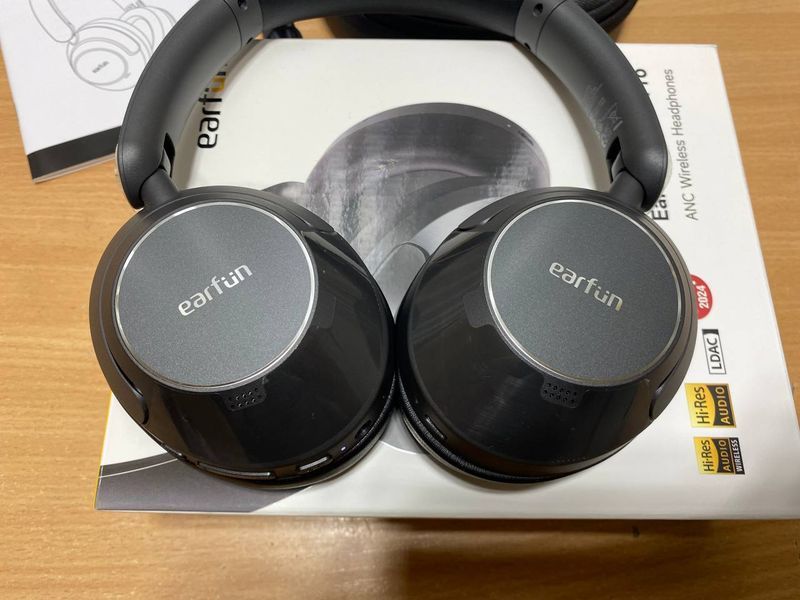 Навушники бездротові EarFun Wave Pro чорні з мікрофоном та ANC a7-12 фото