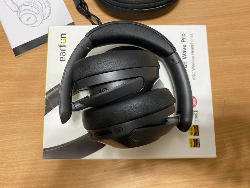 Навушники бездротові EarFun Wave Pro чорні з мікрофоном та ANC a7-12 фото